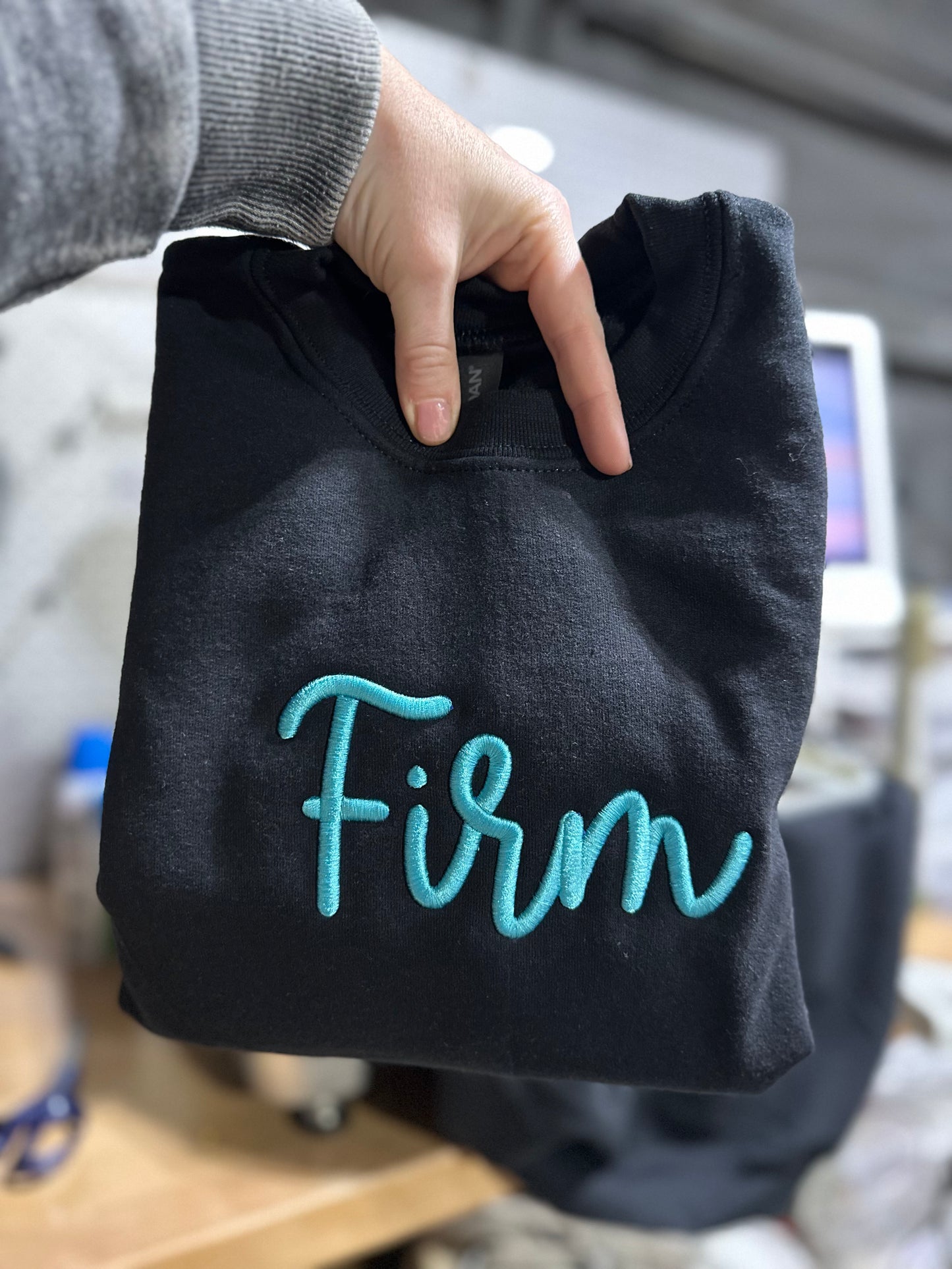 Firm Puff Embroidery Sweatshirt