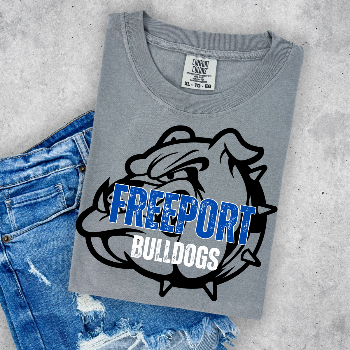 Freeport Bulldogs with Mascot